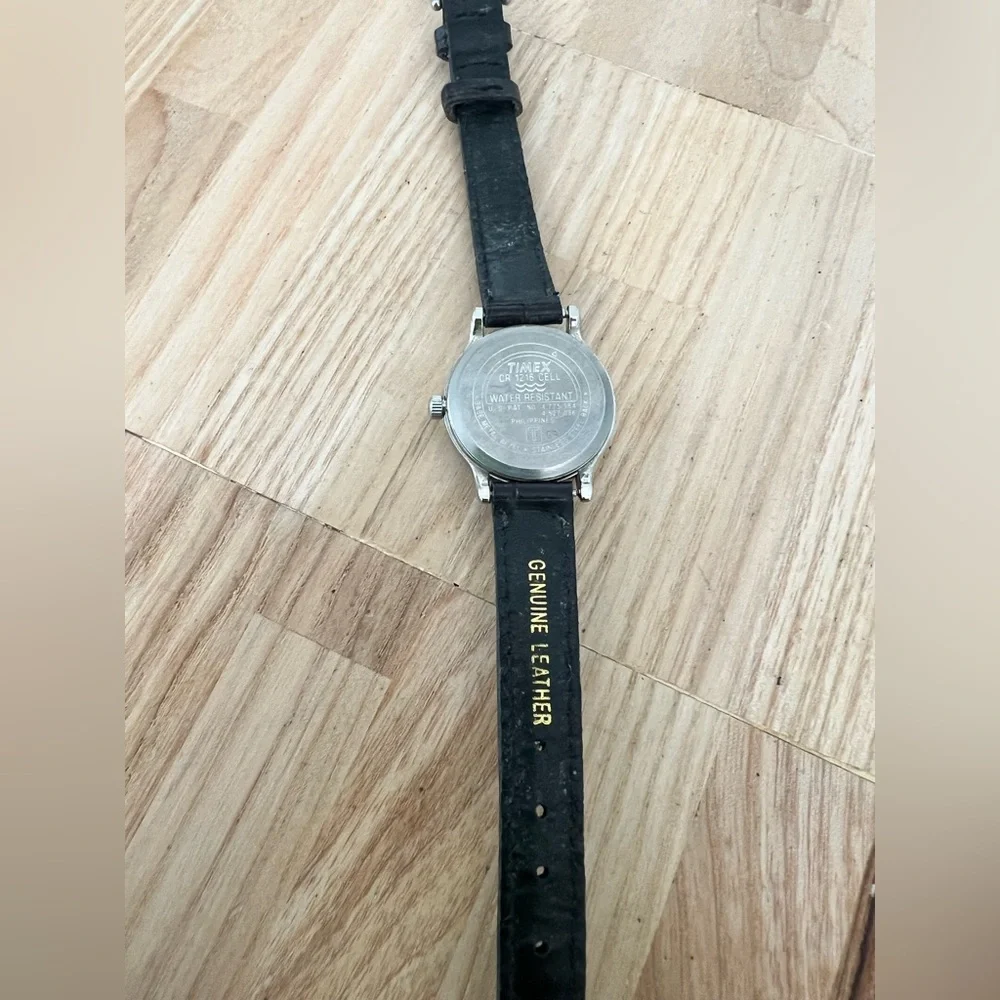 Timex ladies silver tone black leather watch NEW BATTERY